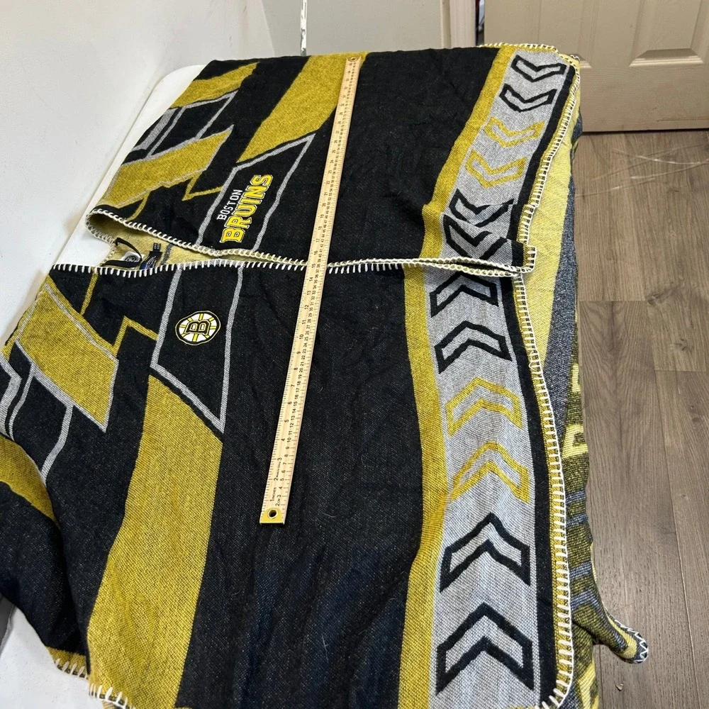 Boston Bruins NHL Little Earth Productions Poncho Cape Black Gold One Size